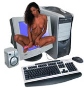 Imagen de un equipo PC y una modelo de VideoChat